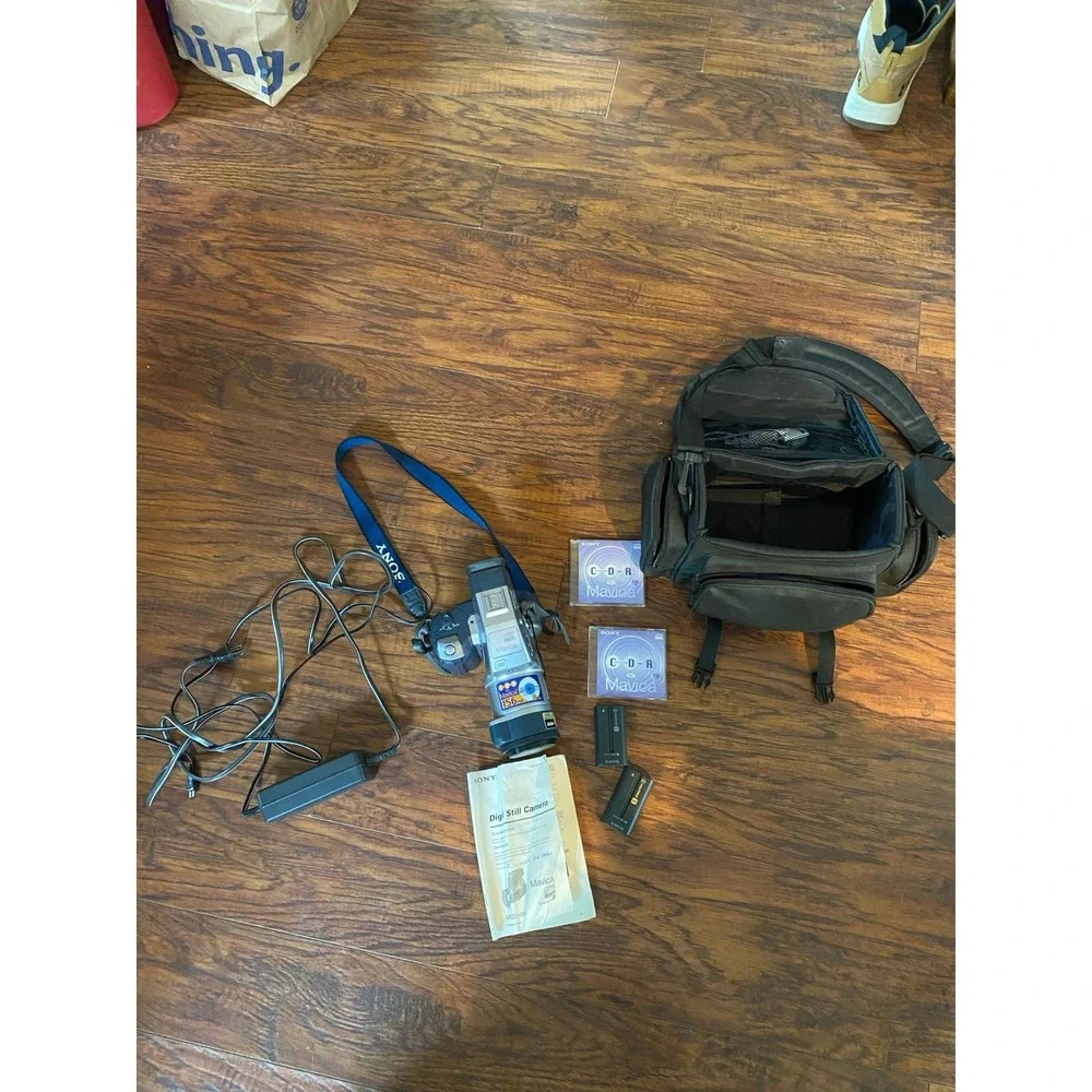 Camera lot . Vintage Sony Mavica MVC-CD1000  & mercury cyber pick E-250